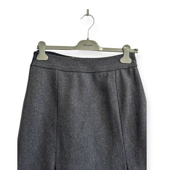 MIU‎ MIU Gray Wool Pleated Skirt, Size 44 Italy, Never worn new condition - Picture 3 of 14